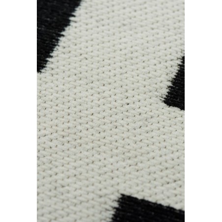  Nowoczesny dywan o gładkim runie