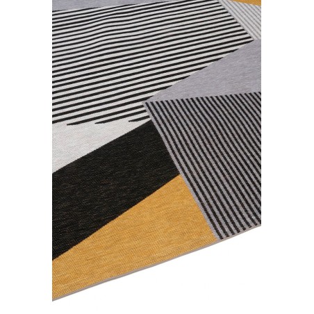 Gładki dywan o niskim runie