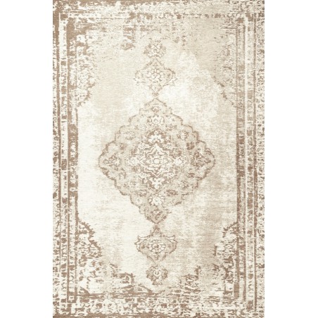 Tradycyjny beżowy dywan