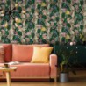 Bogato zdobiona tropikalna tapeta Cascading Garden w salonie Holden 91431
