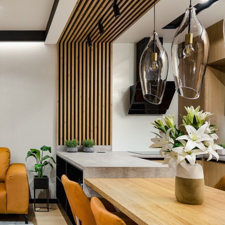 Lamele wygłuszające na płycie HDF w nowoczesnej kuchni