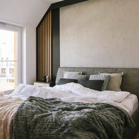 Wygłuszające lamele na płycie do sypialni dąb naturalny