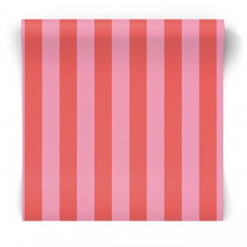 Różowa tapeta w paski ozdobna dla dziewczynki