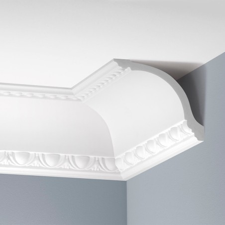 modny gzyms sufitowy zdobiony do salonu