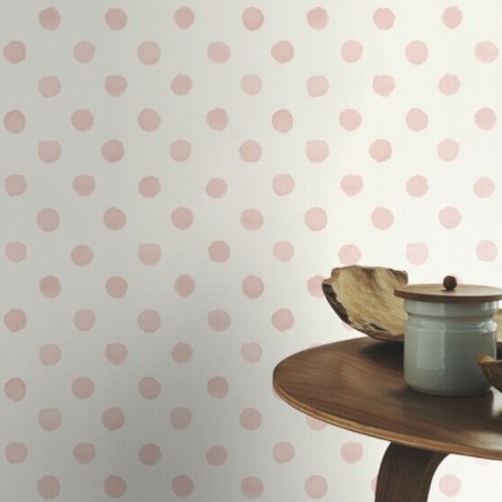 różowa tapeta w paski 252019