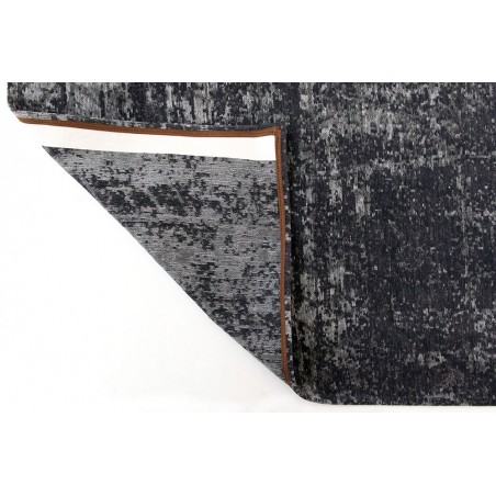 Ciemny dywan do przedpokoju 