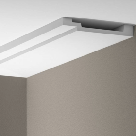 Szeroka listwa ozdobna na...